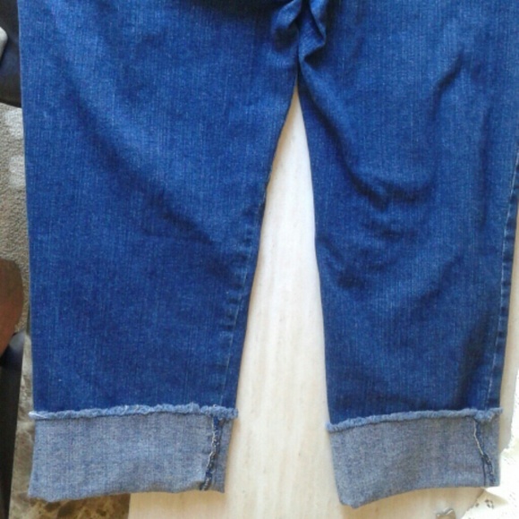 COPY - ELLE -Blue  3 quarter jeans, size 14 or 32 - Picture 6 of 7